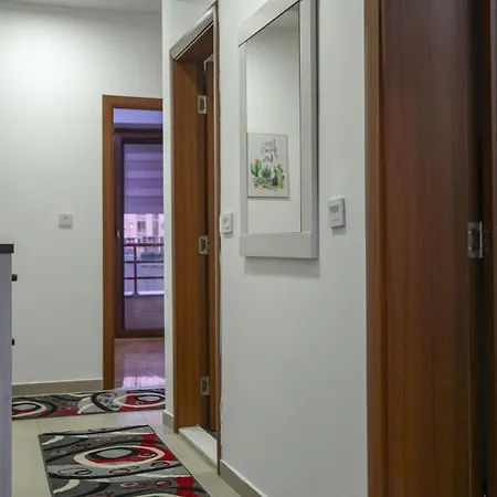 Elena - Center Oasis Modern Elegance In Apartman *