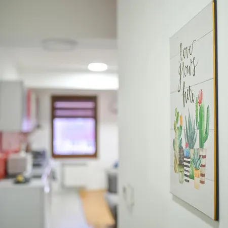 Apartman Elena - Center Oasis Modern Elegance In