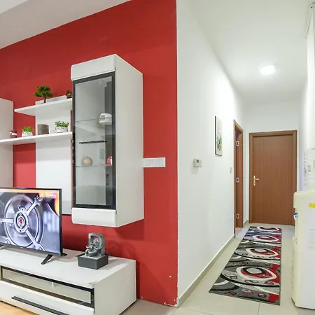 Elena - Center Oasis Modern Elegance In Apartman Szkopje