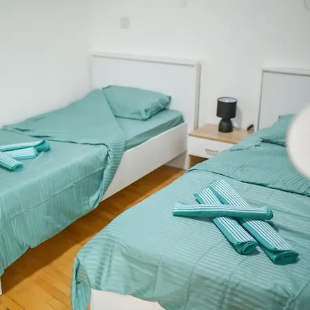 Elena - Center Oasis Modern Elegance In Apartman