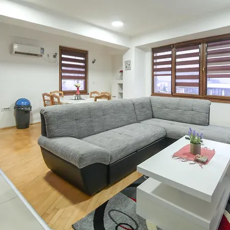 Elena - Center Oasis Modern Elegance In * Szkopje